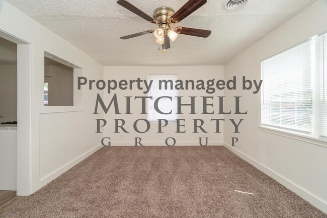 Foto del edificio - Welcome to 4106 S. Jackson! This beautiful...