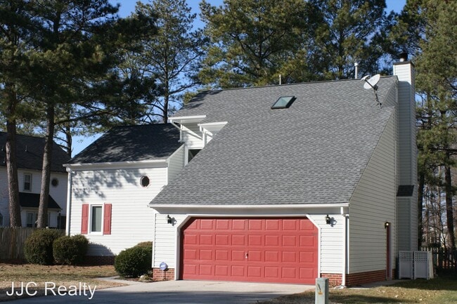 Building Photo - 4 br, 2.5 bath House - 104 Conway Court
