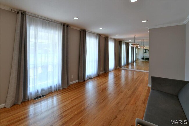Foto del edificio - 965 Orchard Lakes Dr