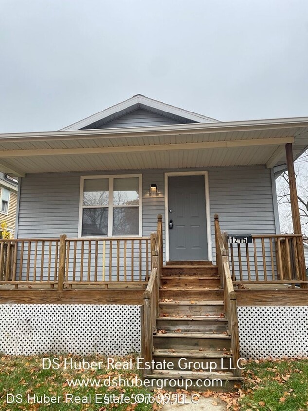Primary Photo - 3 br, 1 bath House - 1215 E. Malcolm X St.
