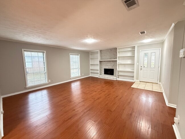 Foto del edificio - 576 Shady Grove Dr