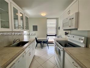 Building Photo - 6061 Collins Ave