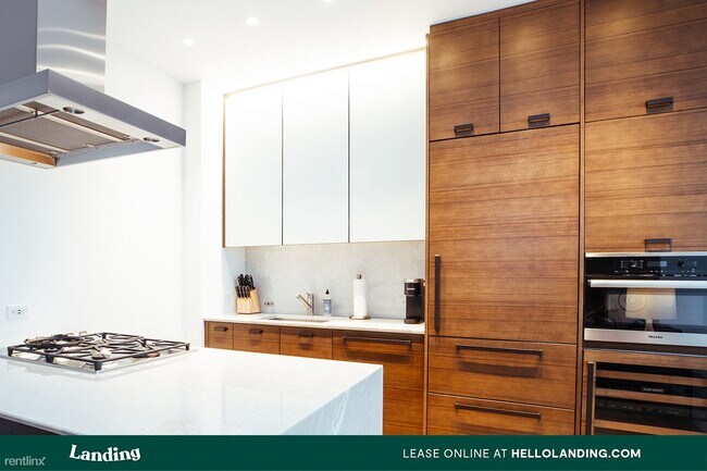 Building Photo - 1621 Glenarm Pl