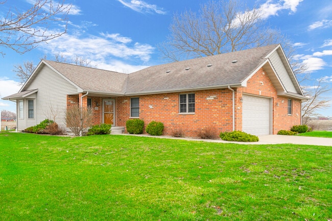 Foto del edificio - 250-260 S McGinty St