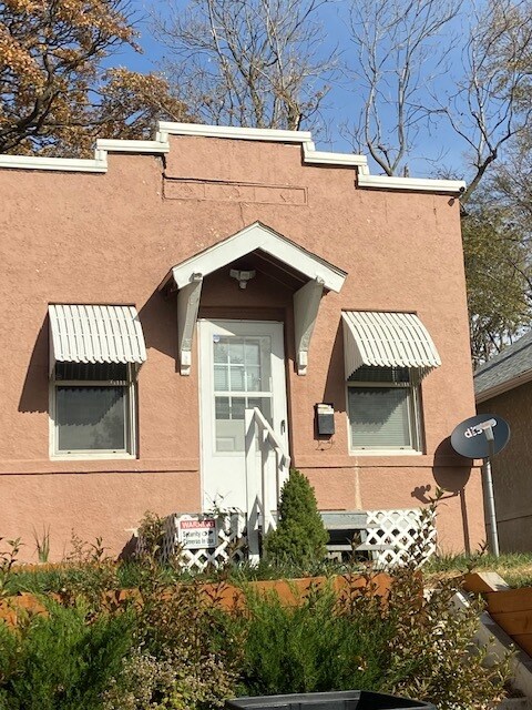 Primary Photo - 1320 Connell Ct