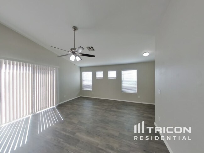 Foto del edificio - 8053 N 109th Ln