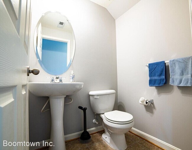 Building Photo - 3 br, 3 bath House - 611 Amberfield Road