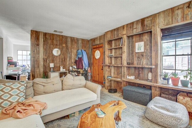 Foto del edificio - 3317 S Oak Dr