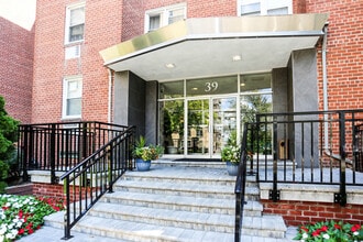 Building Photo - 39 Glenbrook Rd
