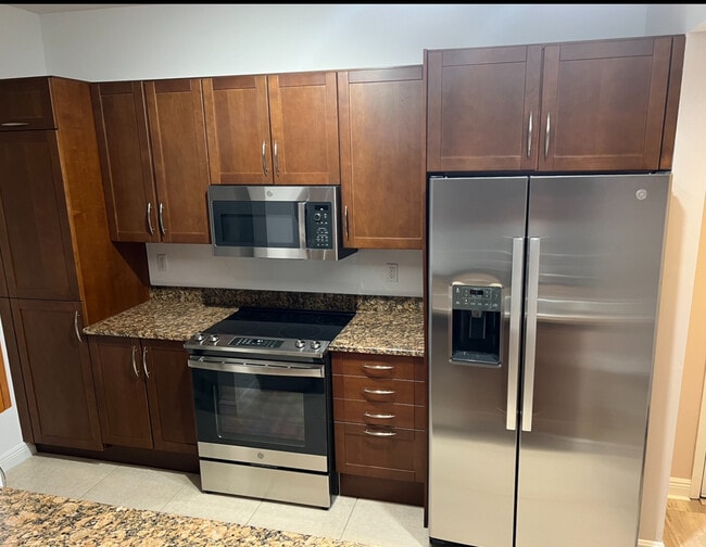 Building Photo - 350 N Federal Hwy Building Photo - 350 N Federal Hwy