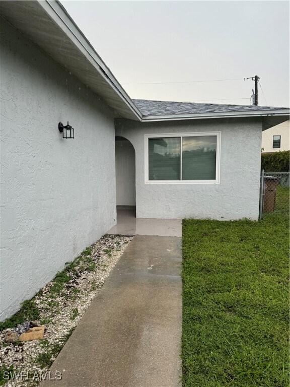 Building Photo - 506 NE 16th Pl