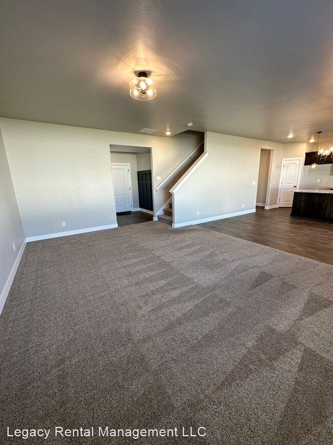 Building Photo - 3 br, 2.5 bath House - 2152 S. Summerfield Ln