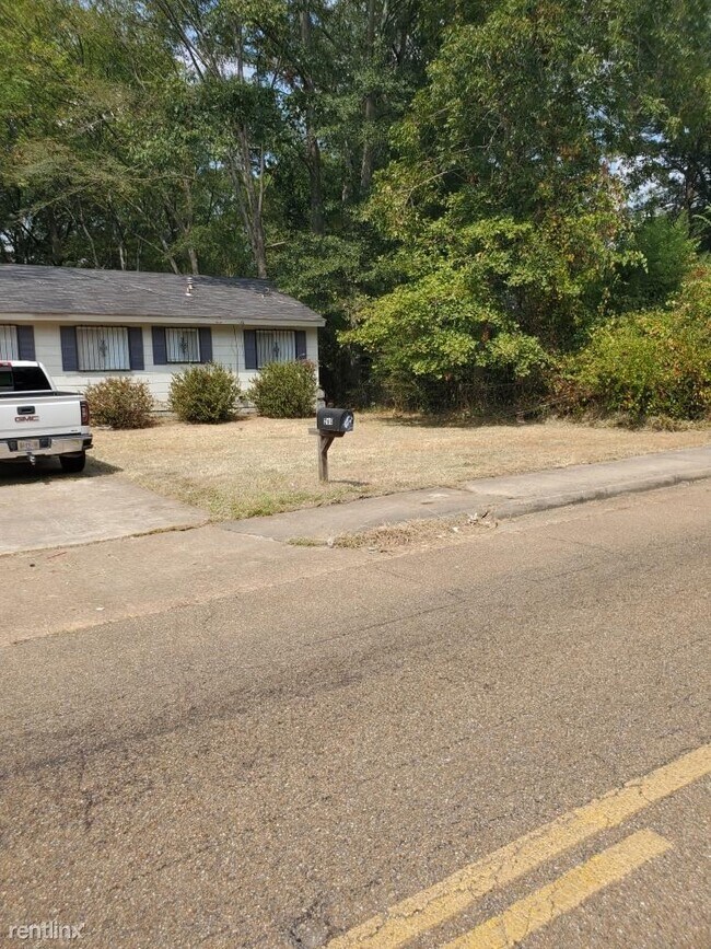Building Photo - 3 br, 1 bath House - 260 Savanna Street
