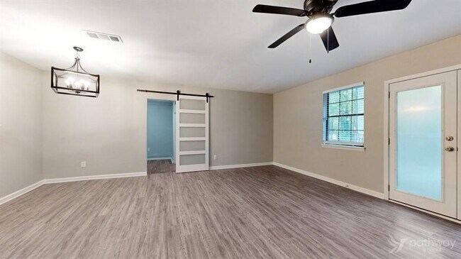 Building Photo - 1815 Herringbone Hollow
