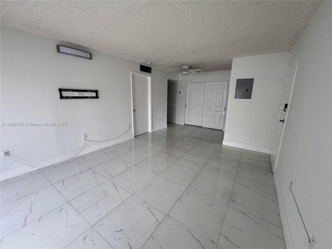 Primary Photo - 15650 SW 80th St