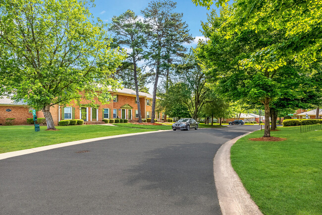 Foto del edificio - Bradford Commons Townhomes