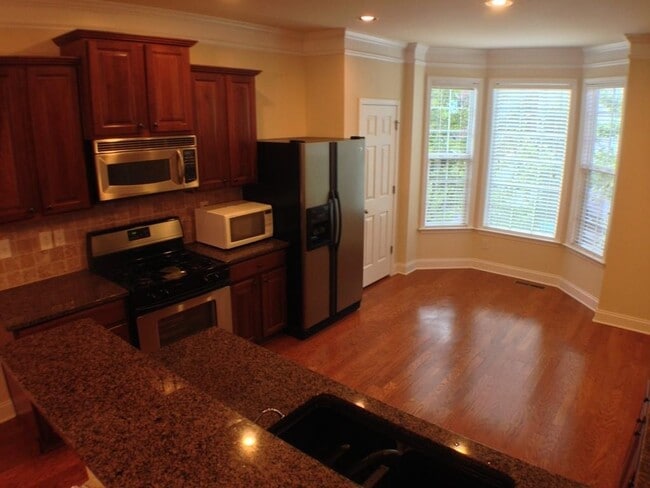 Building Photo - 5225 Wellsley Bend