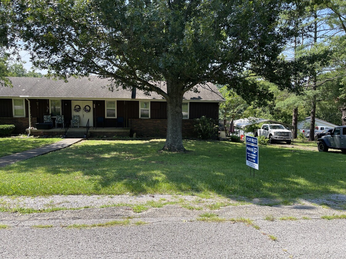 214 Rosehill Dr, Goodlettsville, TN 37072 House Rental in