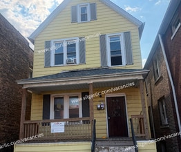 Building Photo - 4856 Magoun Ave