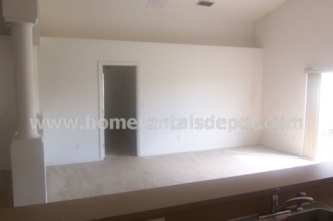 Foto del edificio - *PRICE REDUCTION* Spacious 4 bedroom home with 2 full bathrooms in Kissimmee – Your 1,816 Sq. Ft....