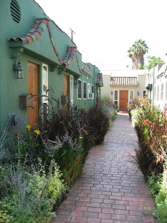Primary Photo - 6126 Romaine St