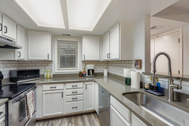 Photo - Modern 1BR | Prime Boulder + Gold Run Perks House