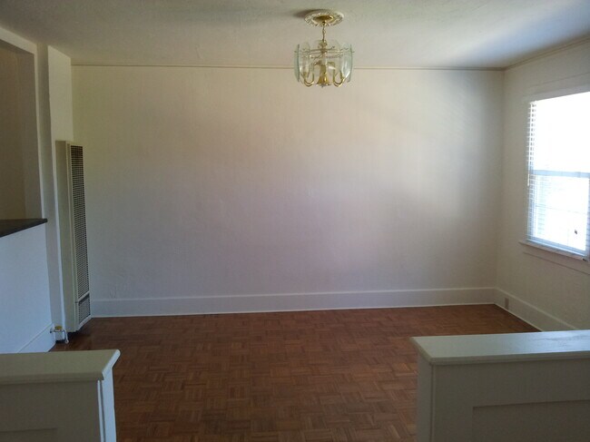 Living room - 46 Daniels Ave