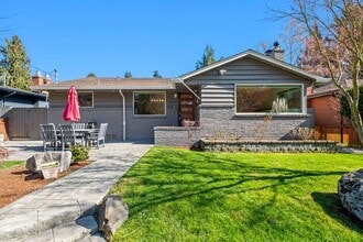 Building Photo - 7722 Fauntleroy Wy SW