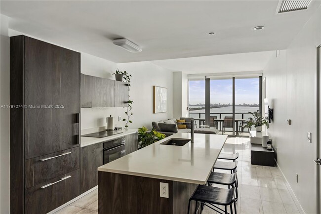 Foto del edificio - 480 NE 31st St