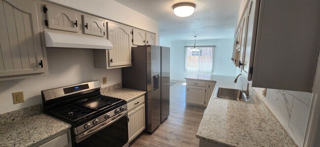 Foto del edificio - MOVE IN SPECIAL 1/2 OFF FIRST FULL MONTHS RENT.  ALL PROSPECTIVE TENANTS MUST SUBMIT A $58 NON-RE...