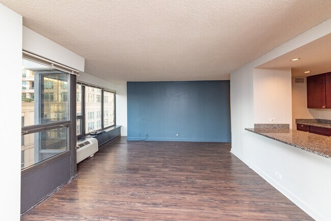 Building Photo - 30 E Huron St