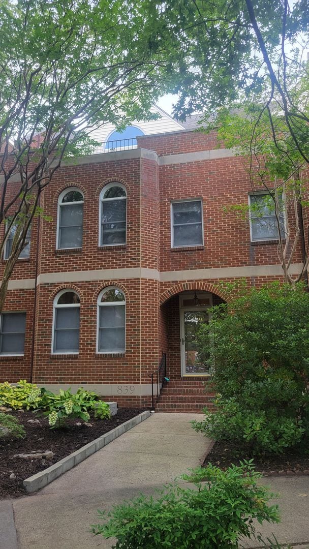 Building Photo - Ghent Square