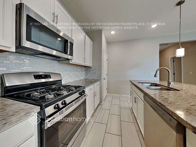 Building Photo - 19683 W Campbell Ave