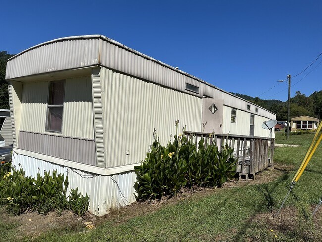 Foto del edificio - 8 Shuckers Ln