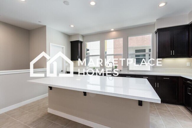 Foto del edificio - 715 Harbor Ln