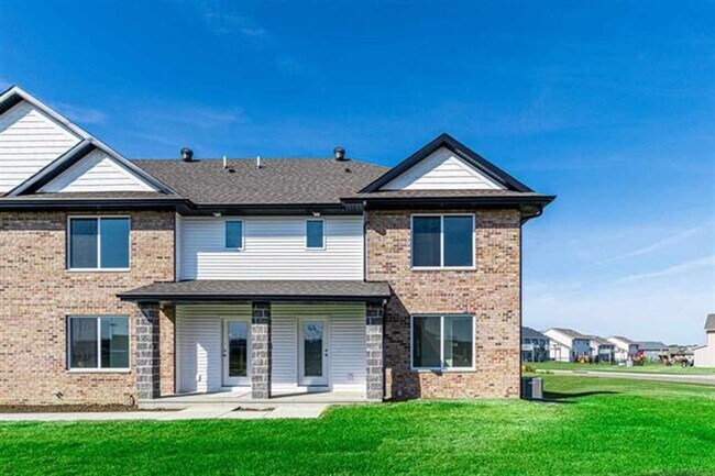 Foto del edificio - Brand New Condo with Screened Porch, Deck ...