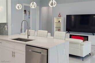 Building Photo - 2330 4th Ave SE