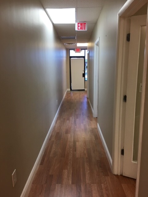 Building Photo - 300 SW 107th Ave