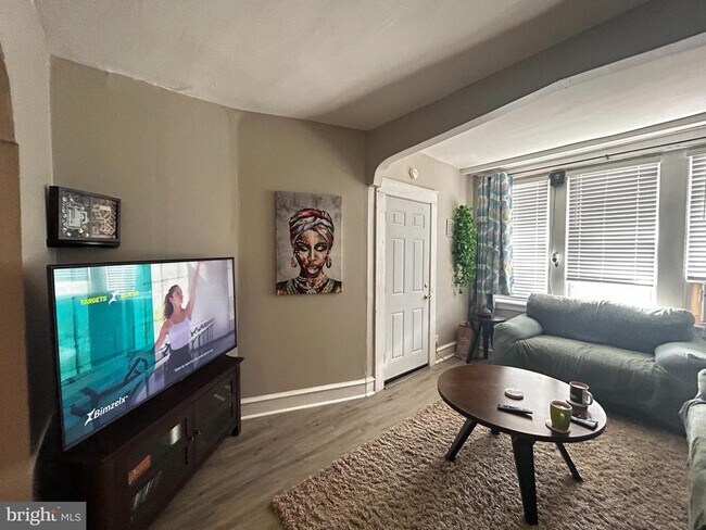 Foto del edificio - 1117 Rosalie St