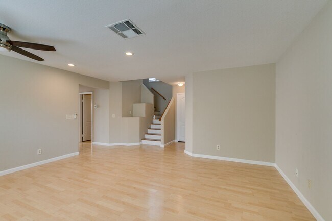 Building Photo - Beautiful Summerlin Home – 3 Bed, 2.5 Bath...