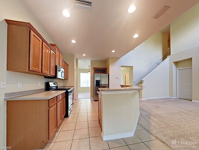 Building Photo - 6003 35th Ln E