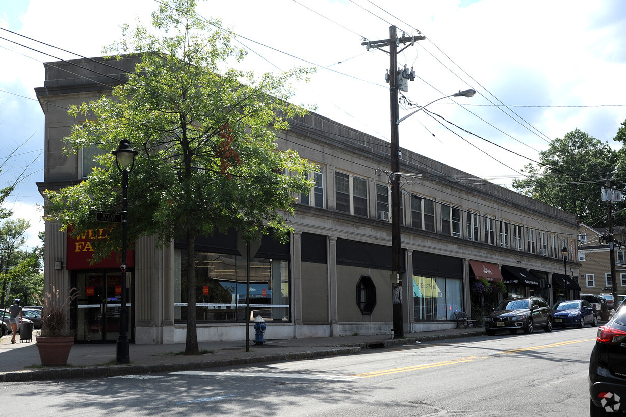 Building Photo - Maplewood Apartments