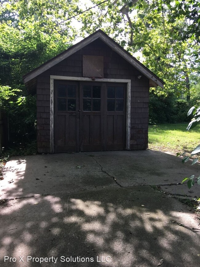 Building Photo - 2 br, 1 bath House - 1606 S Walnut