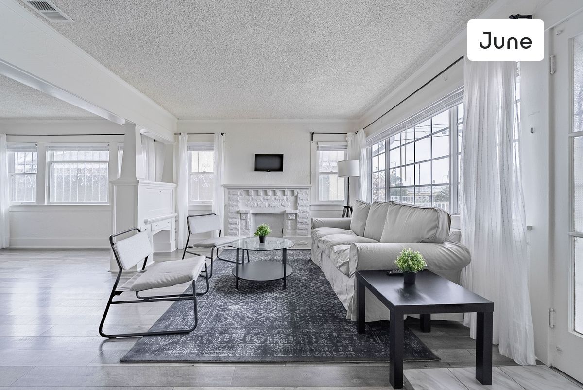 Primary Photo - 3423 West 58th Street