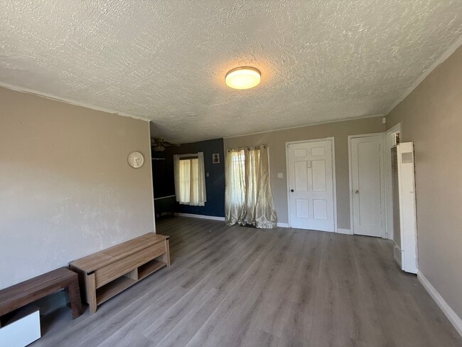 Building Photo - Cozy 3 Bed 1 Bath in Oakland