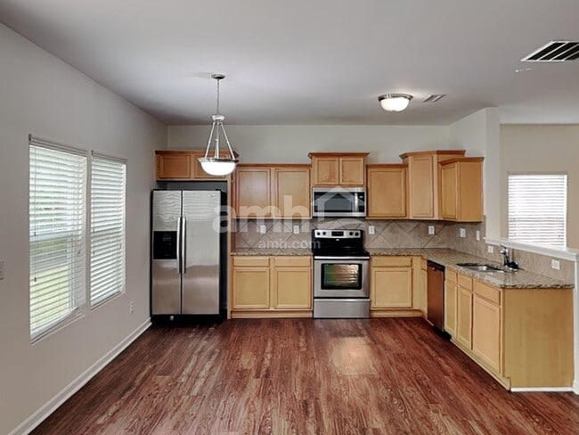 Building Photo - 15725 Lakepoint Forest Dr