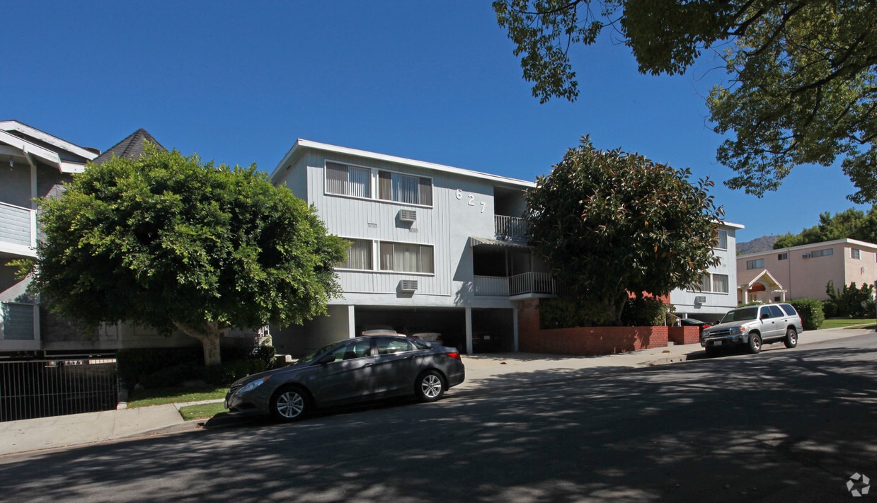 Primary Photo - 627 E Tujunga Ave
