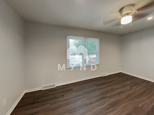 Building Photo - 2832 Shamrock Drive
