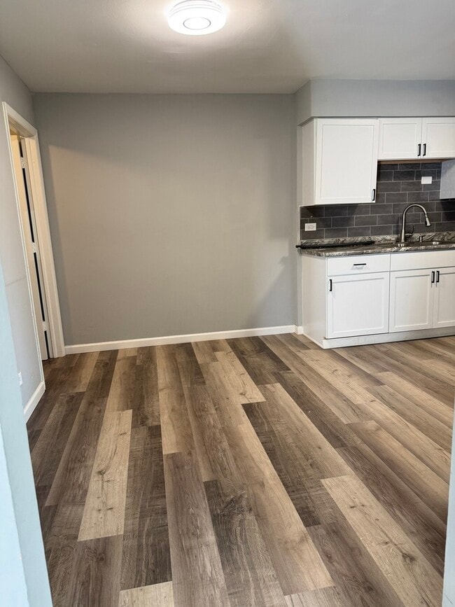 Building Photo - 1742 Amherst Cir