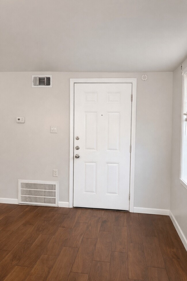 Building Photo - 1901 40th St